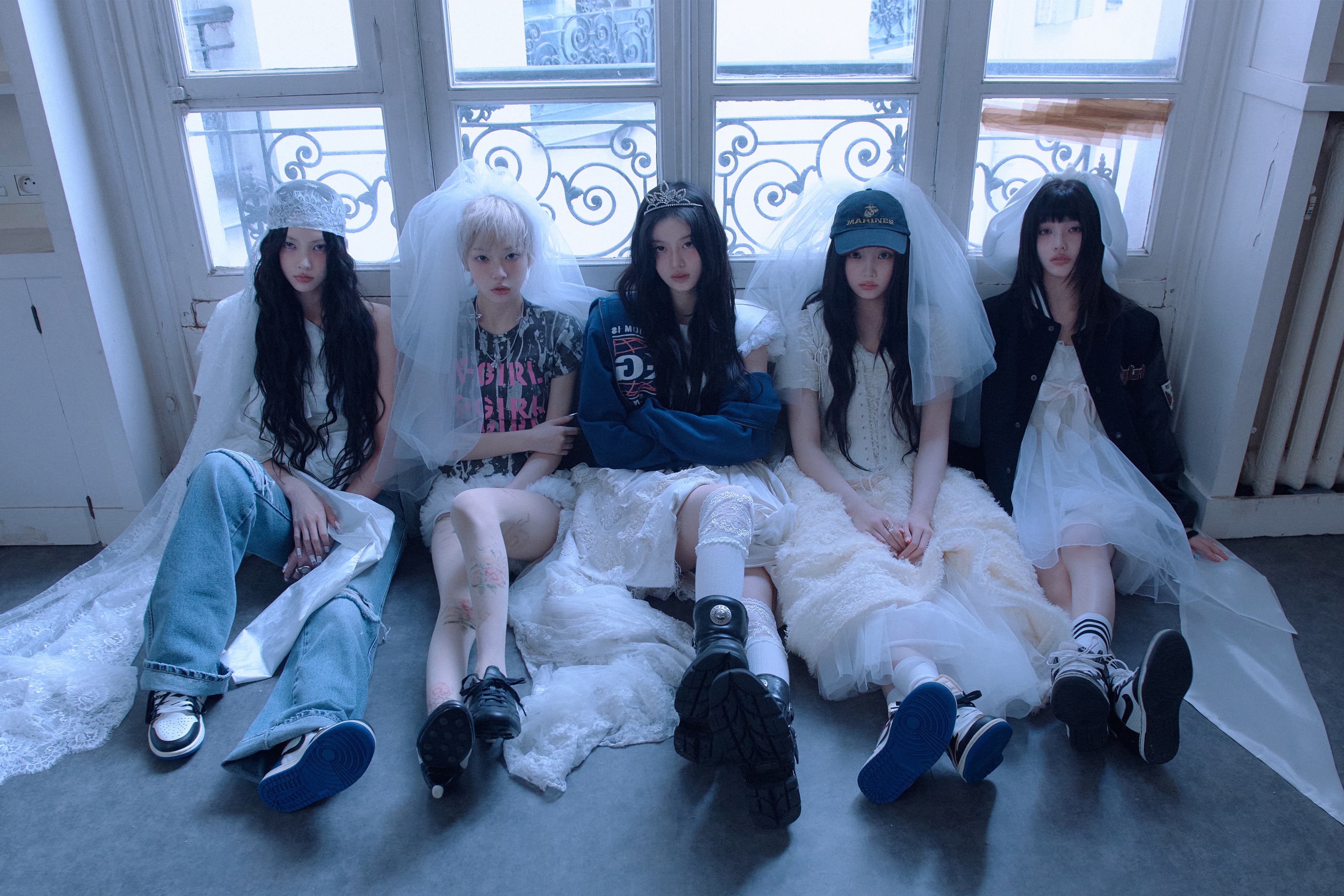 ILLIT official group profile photograph