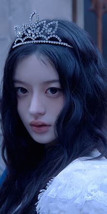 MINJU of ILLIT official profile portrait