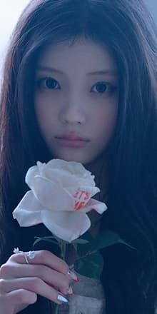 WONHEE of ILLIT official profile portrait