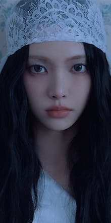 YUNAH of ILLIT official profile portrait