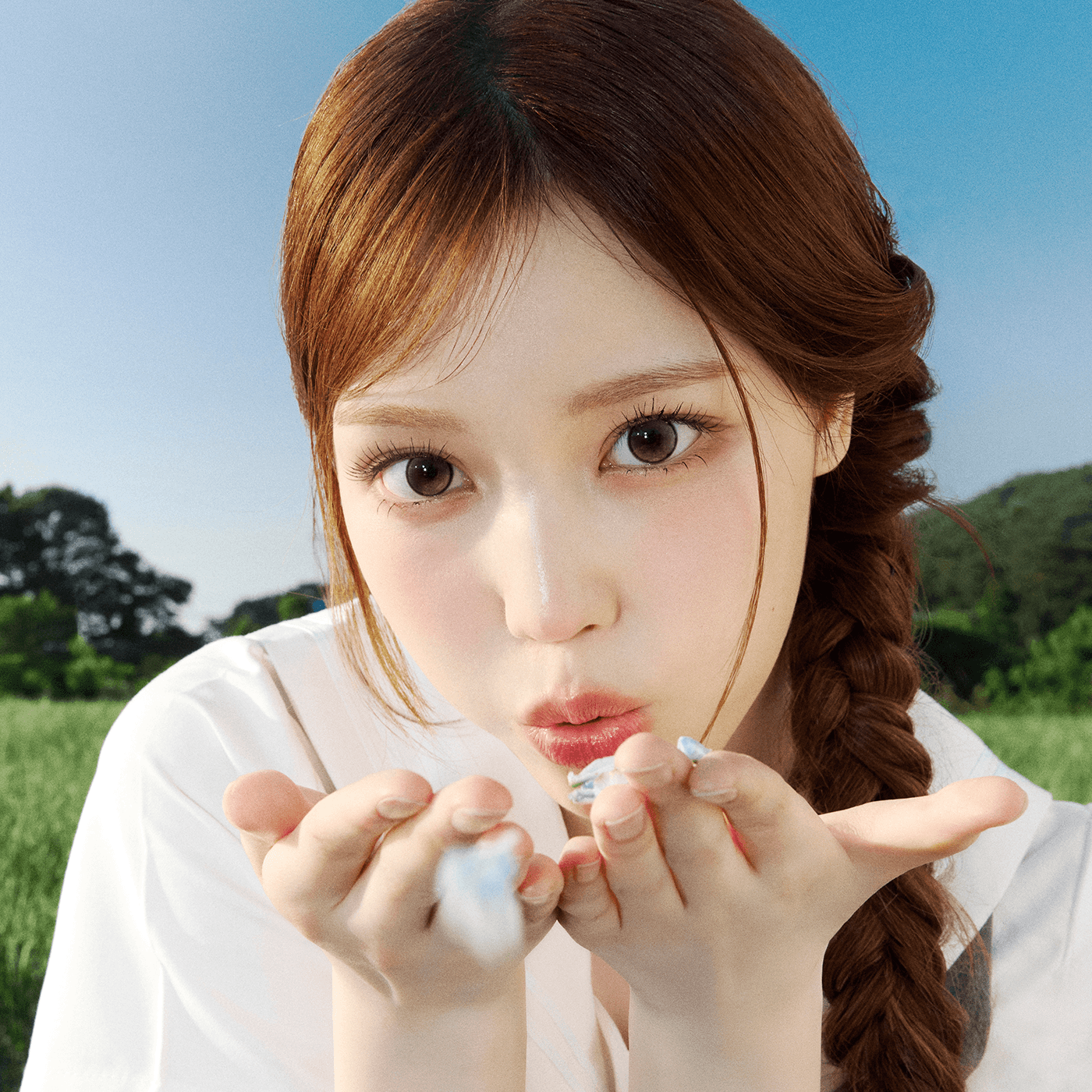 JEONG SAEBI of izna official profile portrait